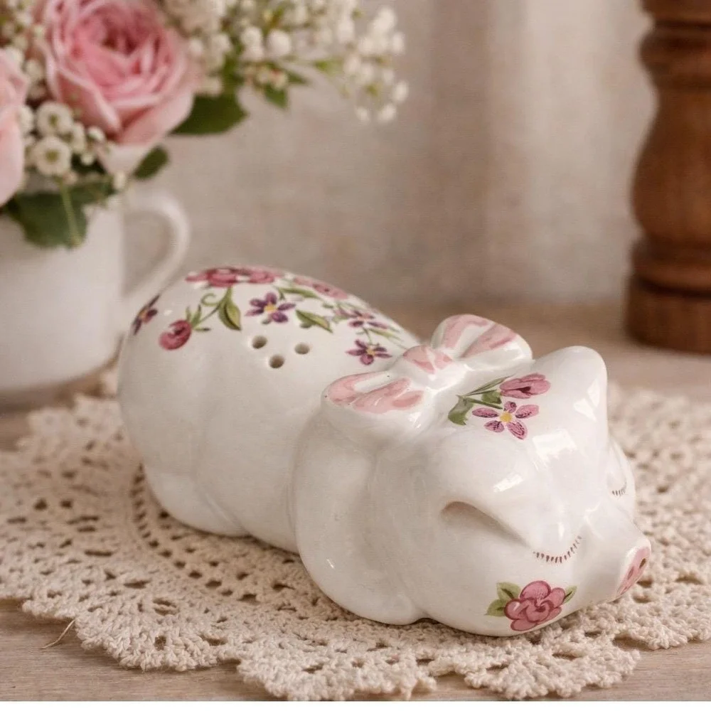 Vintage Avon Pig Salt or Pepper Shaker Hand-Decorated Ceramic‎ 1978 Brazil